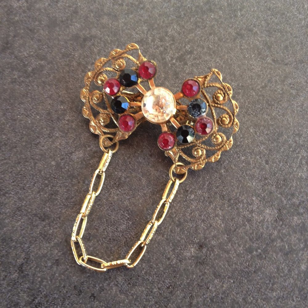 Vintage Victorian Revival Gold Brooch